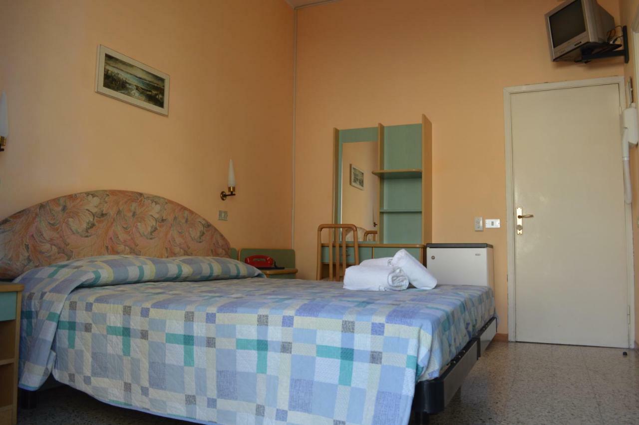 Hotel Lauretta Bellaria-Igea Marina Eksteriør bilde