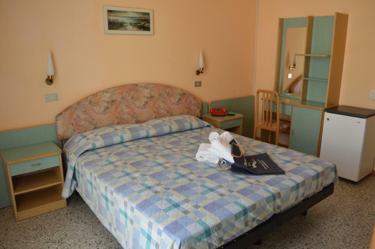 Hotel Lauretta Bellaria-Igea Marina Eksteriør bilde