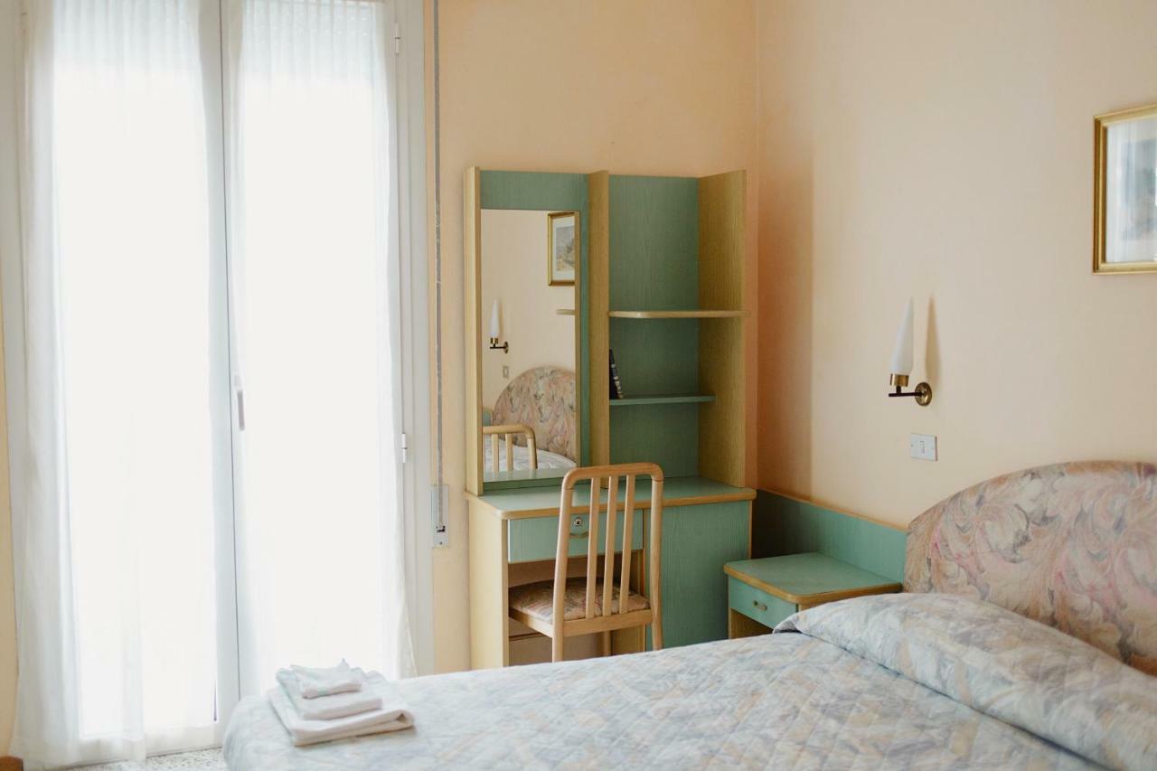 Hotel Lauretta Bellaria-Igea Marina Eksteriør bilde