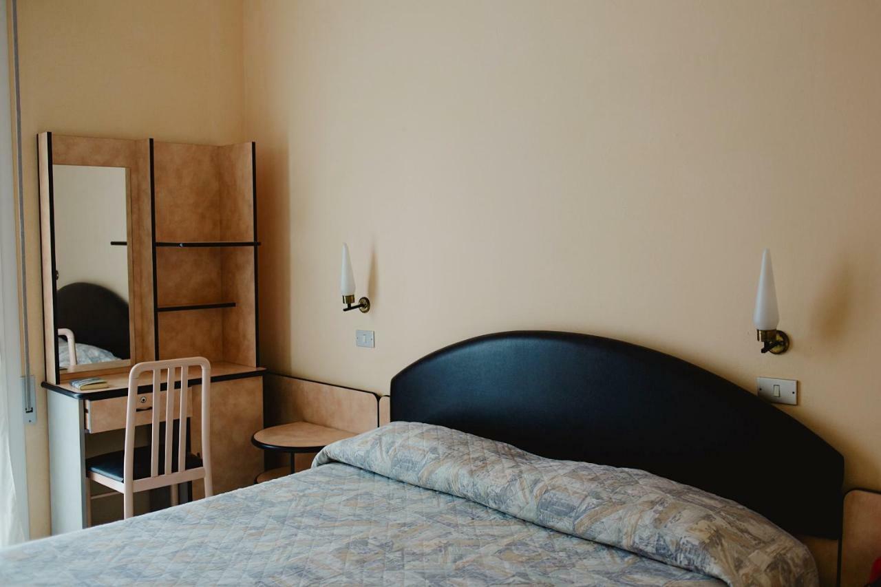Hotel Lauretta Bellaria-Igea Marina Eksteriør bilde