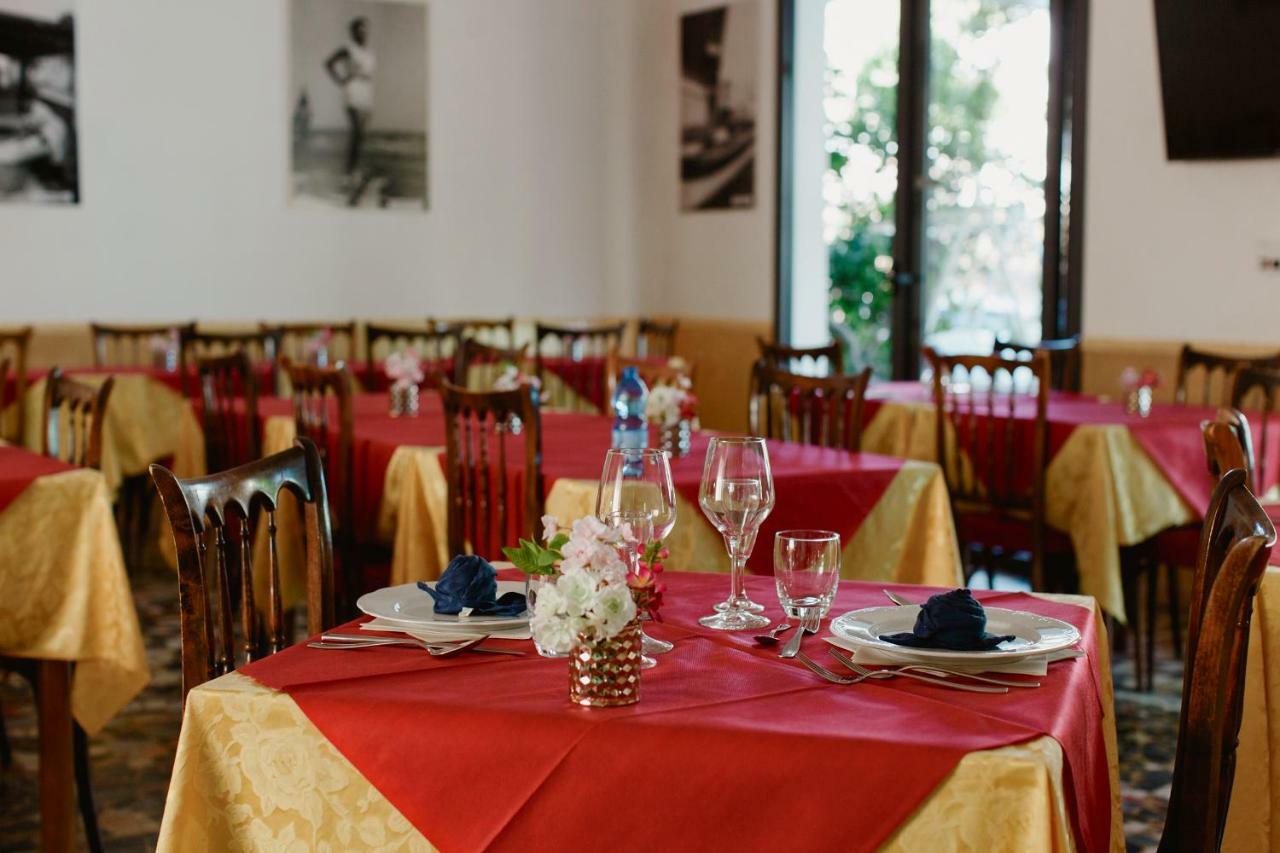 Hotel Lauretta Bellaria-Igea Marina Eksteriør bilde